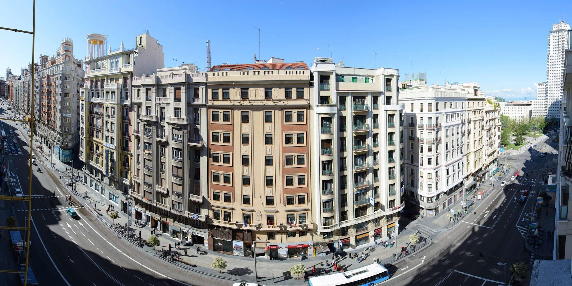 Hotel Madrid Centro, Affiliated By Melia Bagian luar foto