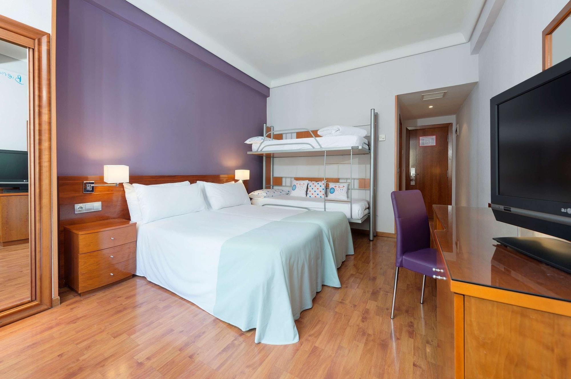 Hotel Madrid Centro, Affiliated By Melia Bagian luar foto