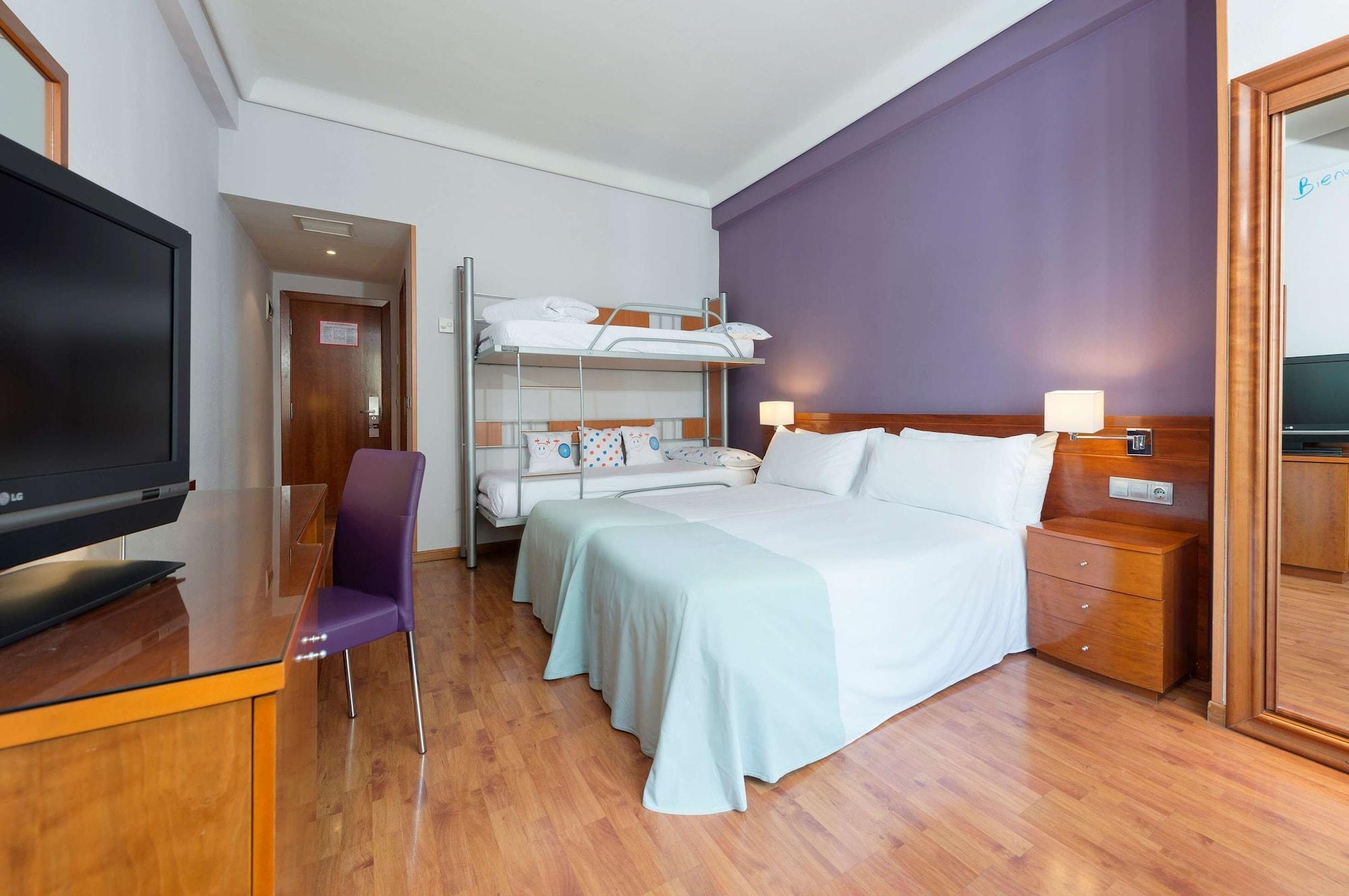 Hotel Madrid Centro, Affiliated By Melia Bagian luar foto