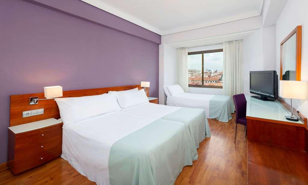Hotel Madrid Centro, Affiliated By Melia Ruang foto