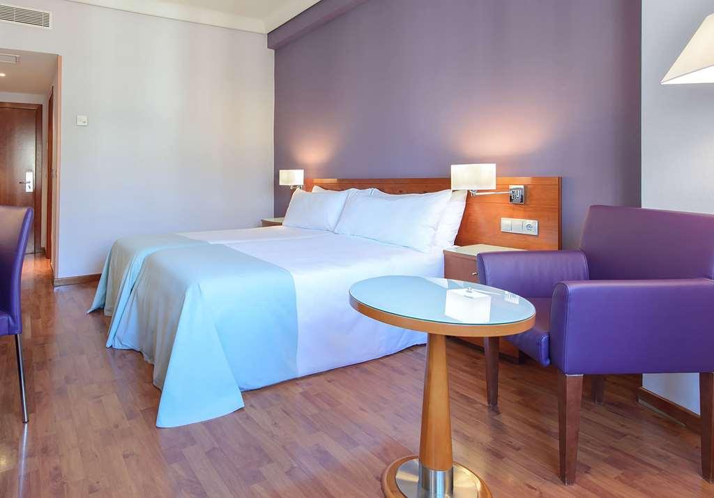 Hotel Madrid Centro, Affiliated By Melia Ruang foto