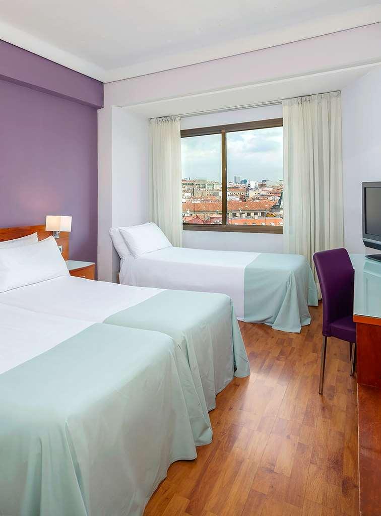 Hotel Madrid Centro, Affiliated By Melia Ruang foto