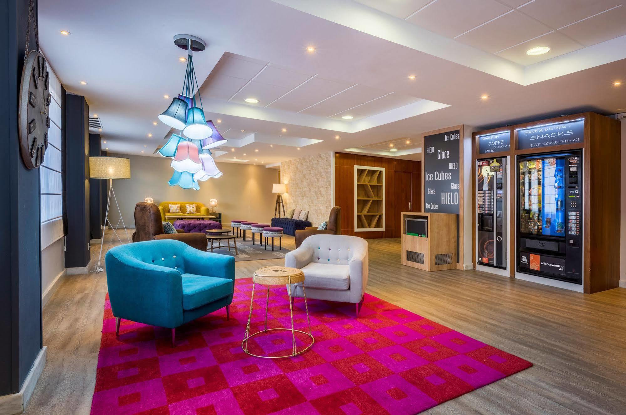 Hotel Madrid Centro, Affiliated By Melia Bagian luar foto