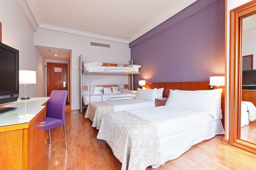 Hotel Madrid Centro, Affiliated By Melia Bagian luar foto