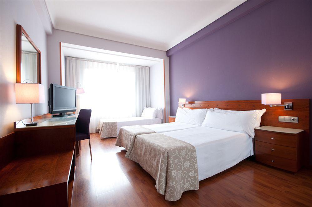 Hotel Madrid Centro, Affiliated By Melia Bagian luar foto